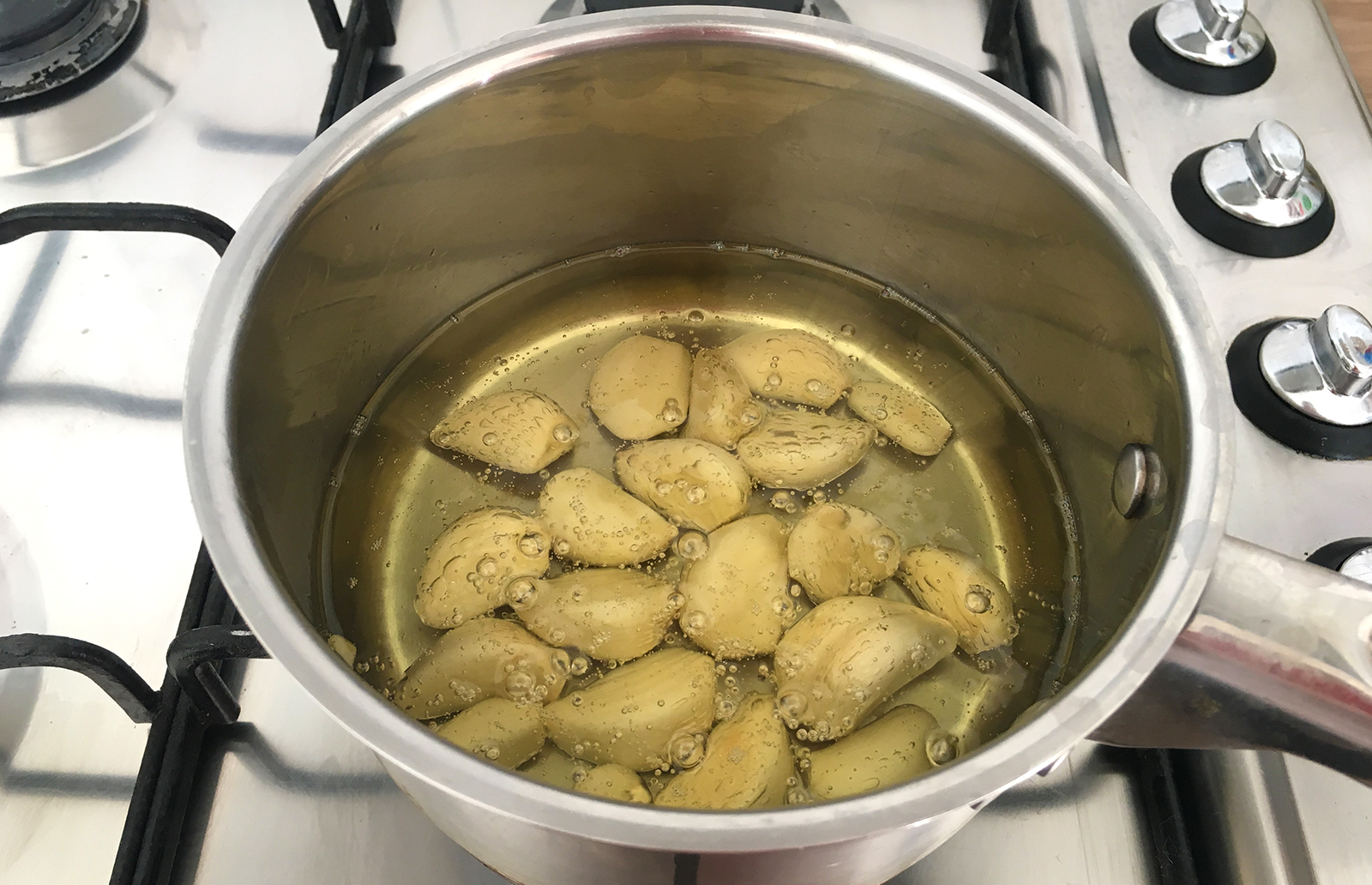 How to make garlic oil